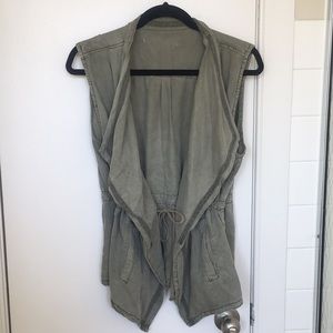 🤍 Cute Green Army Vest by Max Jeans